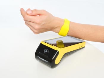 Желтый силиконовый браслет для бесконтактной оплаты